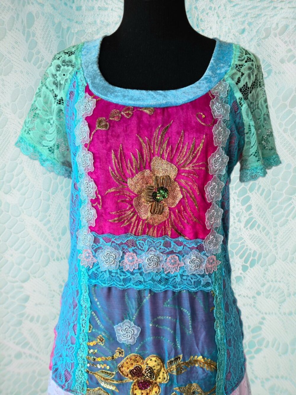 Blue & Pink Velvet Blouse Vintage Embroidered Flowers | Size Small